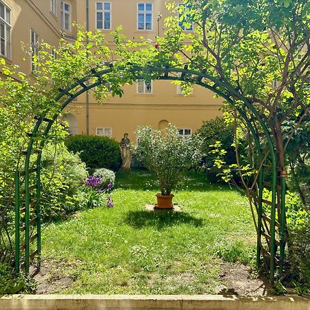 Appartement Chic & Zen à Budapest Extérieur photo
